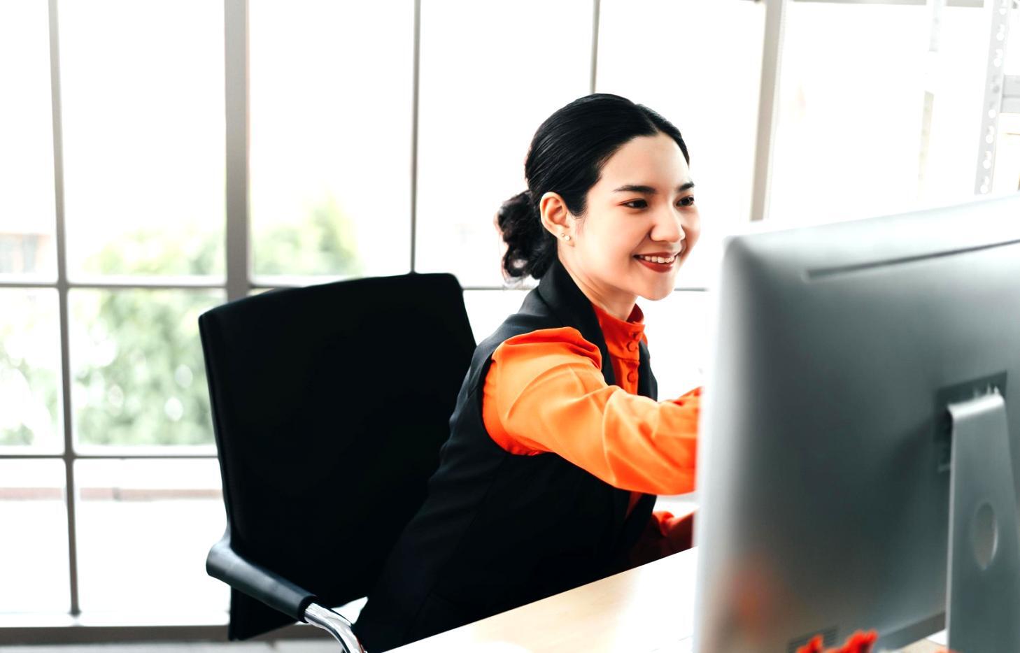 Praktische SEO-Optimierung am Computer